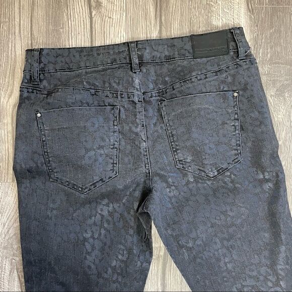 DKNY Jeans Soho Skinny Gray Leopard Cheetah Animal Print Jeans - Picture 8 of 12